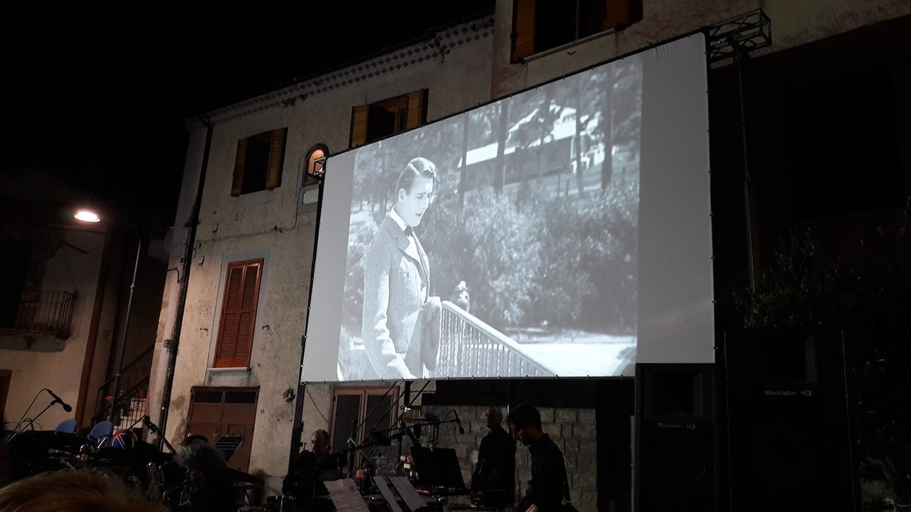 39052607_2170104566350747_3442544509697654784_o