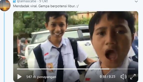 Ekspesi bahagia anak SMP saat sekolah diliburkan karena gempa