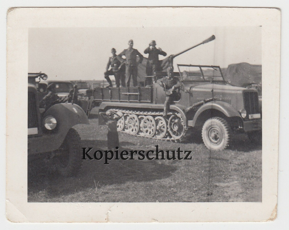 Foto Luftwaffe Halbkette mit Flak Geschütz Sd.kf