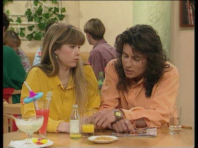 Helene.Et.Les.Garcons.004.DVDRemux.RUS.FRA-Нечипорук.mkv_snapshot_19.43.080