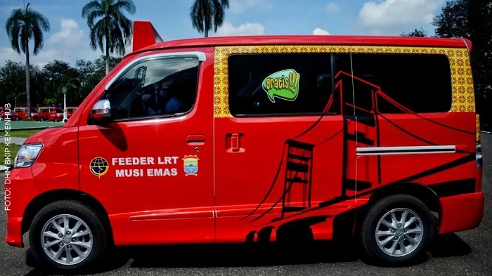 Menteri Perhubungan Budi Karya Sumadi baru saja meresemikan layanan angkutan kota (angkot) feeder di Palembang, Sumatera Selatan, Sabtu (11/6/2022).