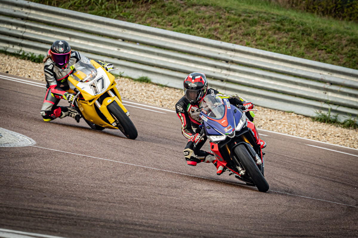 F943EF33-C6C9-4402-B1A4-B6F815139B00