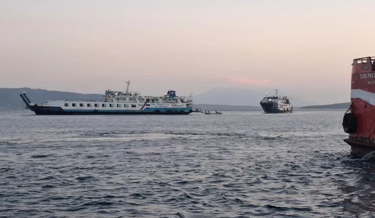 Diterjang Arus Deras, KMP Gerbang Samudra 2 Kandas di Selat Bali