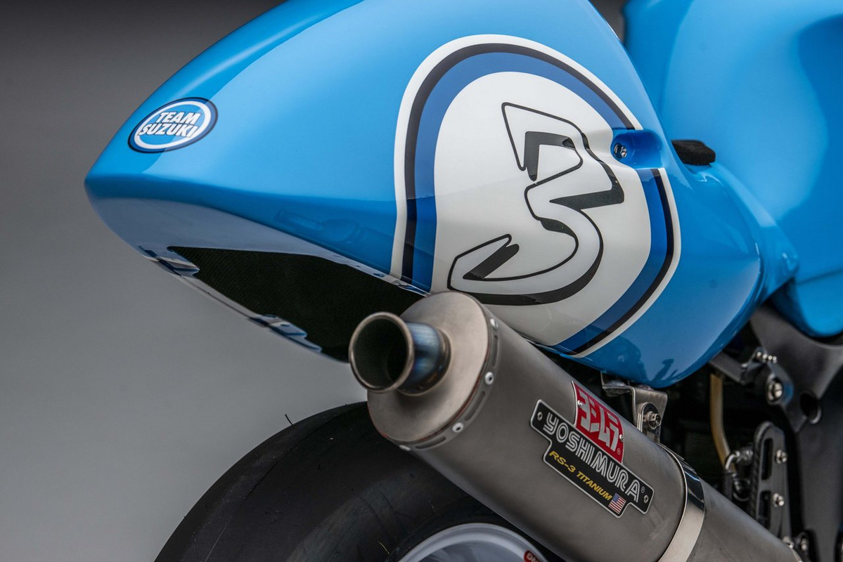 Team Classic Suzuki выкатили обновленный Suzuki GSX-R750 SRAD 1996