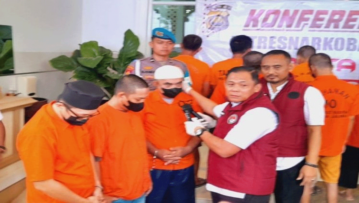 Jaringan Narkoba Internasional di Jambi Dibongkar, 3 Pelaku & Senpi Ditangkap!