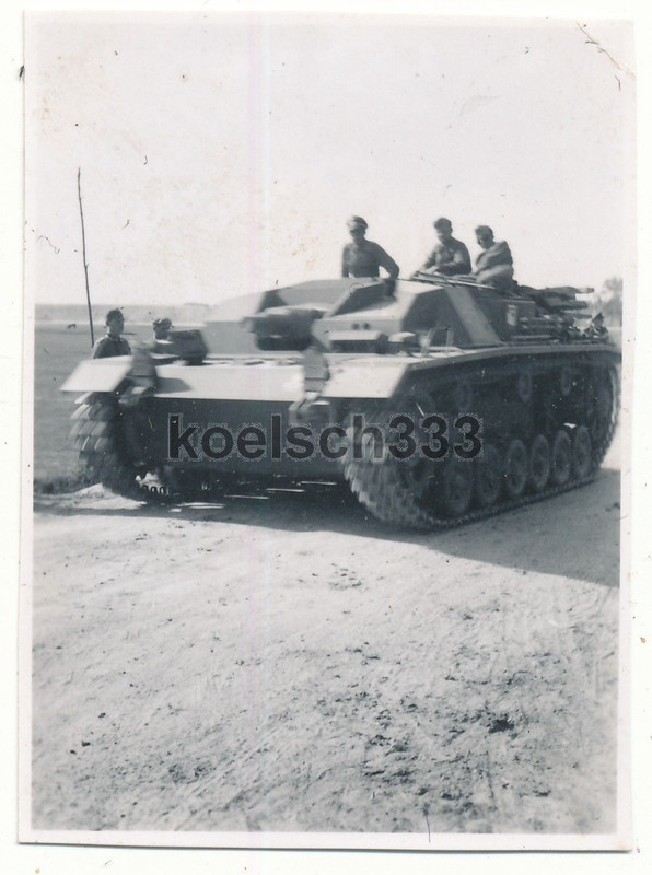 Foto Sturmgeschütz Panzer auf dem Marsch an der Ostfront ! 19. I