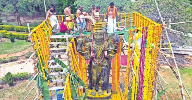 శ్రీశైలం:రుద్ర మూర్తికి విశేష పూజలు శ్రీశైలం:రుద్ర మూర్తికి విశేష పూజలు