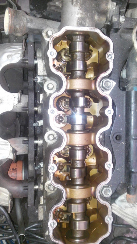 Motor volcadito detalle tapa valvulas