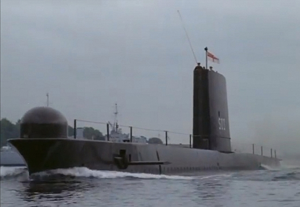 HMS Narwal (S.03)-13