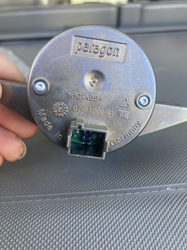 84F598C4-B331-422C-98C7-F773B5ED32C3