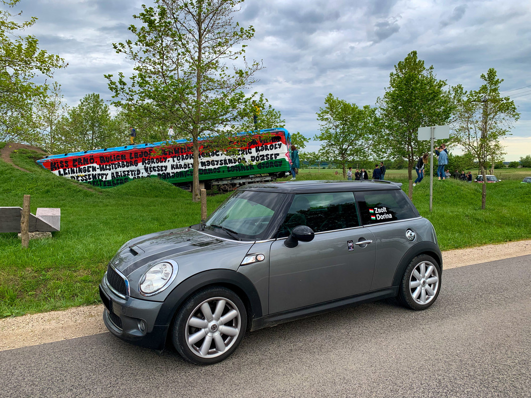 6B137DD5-A56A-485A-9C37-70F09F1A5972