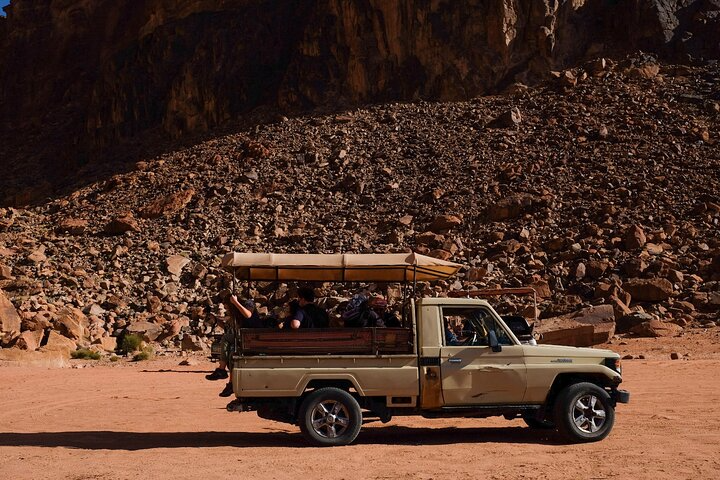 Desert jeep adventure