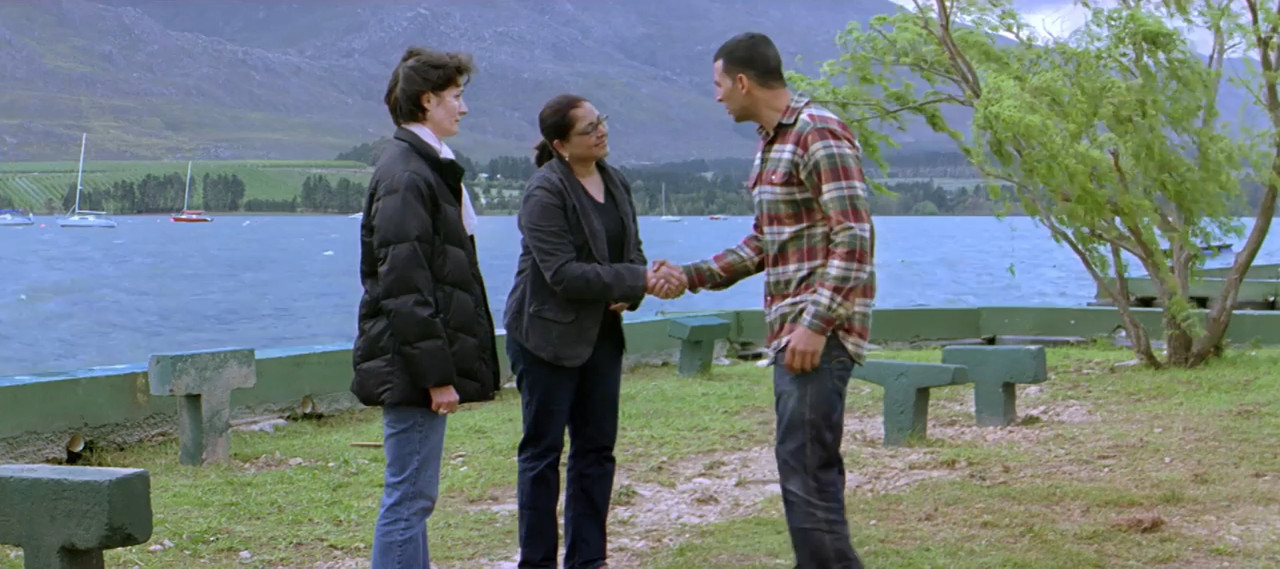 8x10 Tasveer 2009 WebRip [Hindi + Tamil] 480p 720p ESub Screenshot