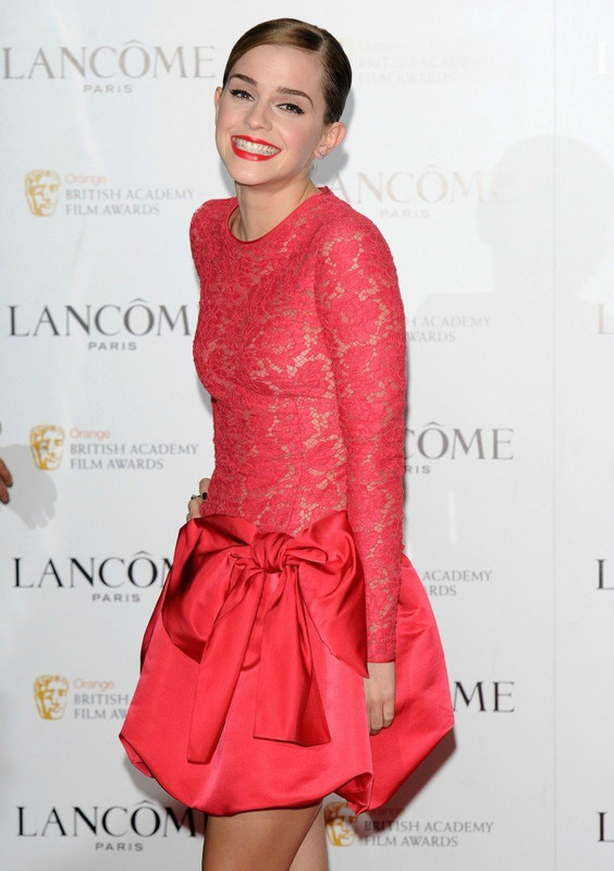 [Image: Emma-Watson-See-Through-Pics-7-768x1090.jpg]