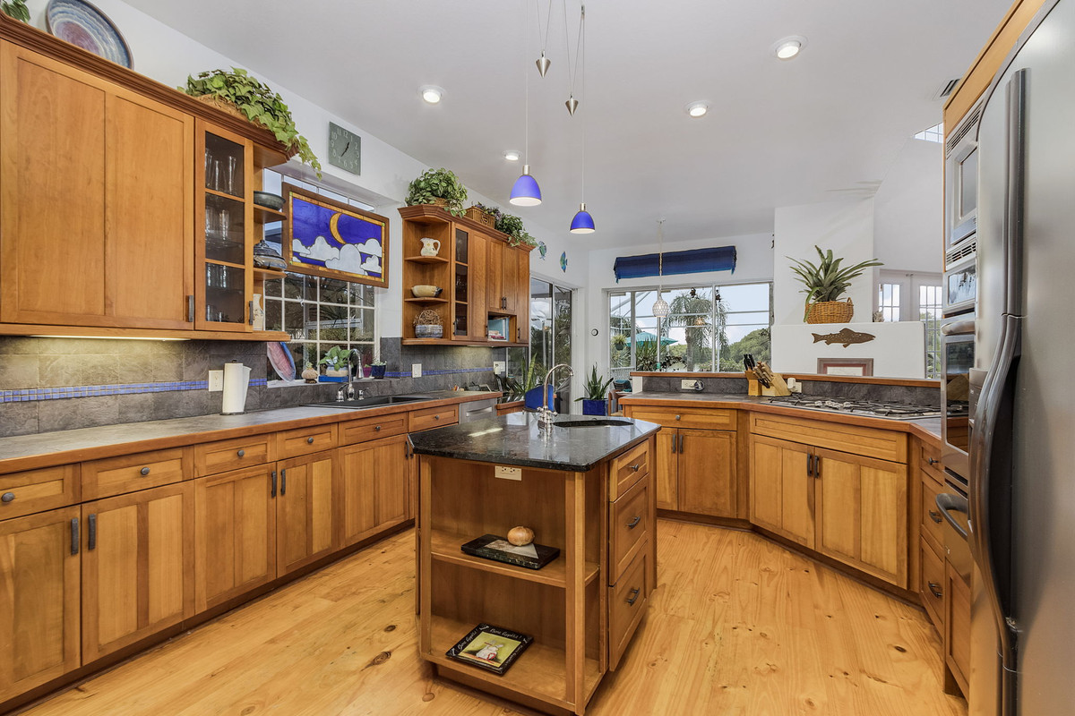 16900 Carolyn Lane