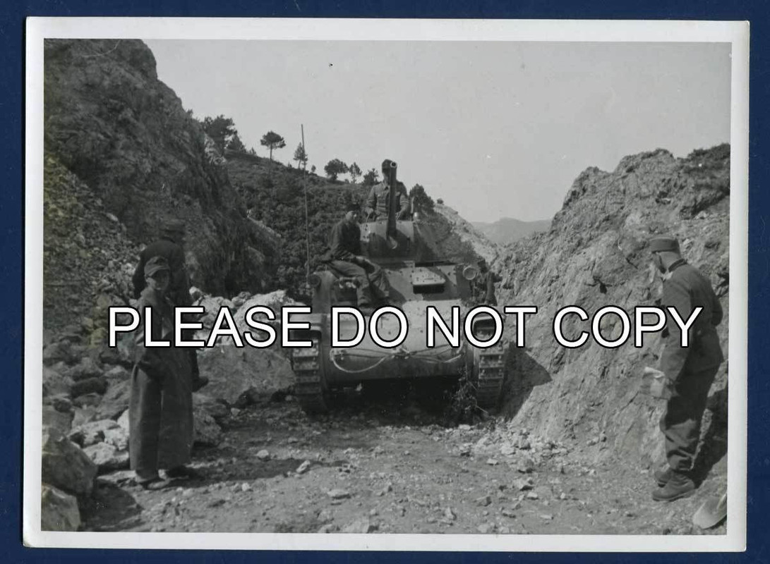 Foto panzer Pz.Kpfw. M15-42 738(i) in Drvar1