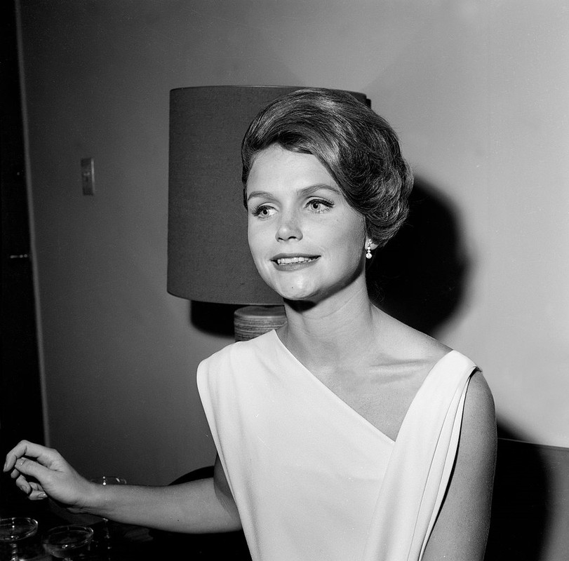 Lee_Remick_d01
