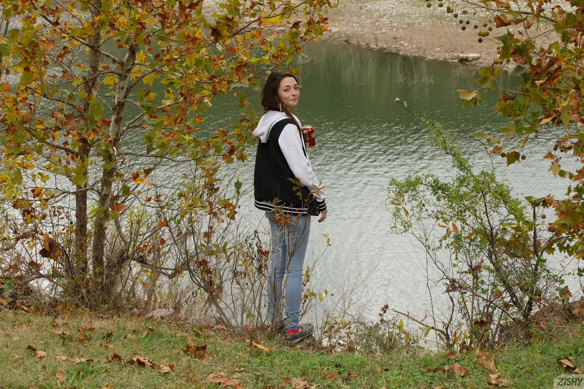 full_005_1229191451392449