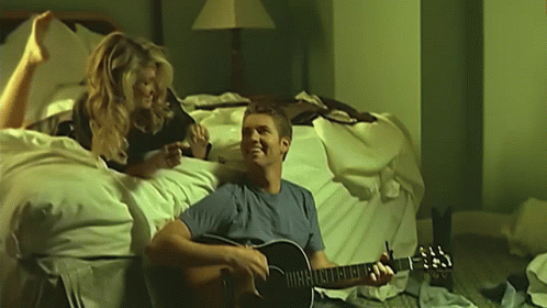playing-guitar-josh-turner
