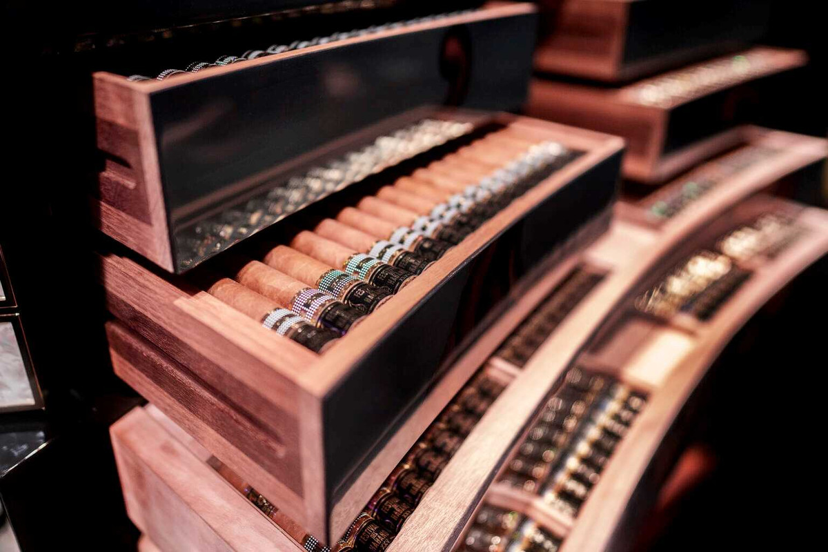 Festival-del-Habano-XXV-Humidor-Auction-2025-Cohiba-Behike-2-1536x1024