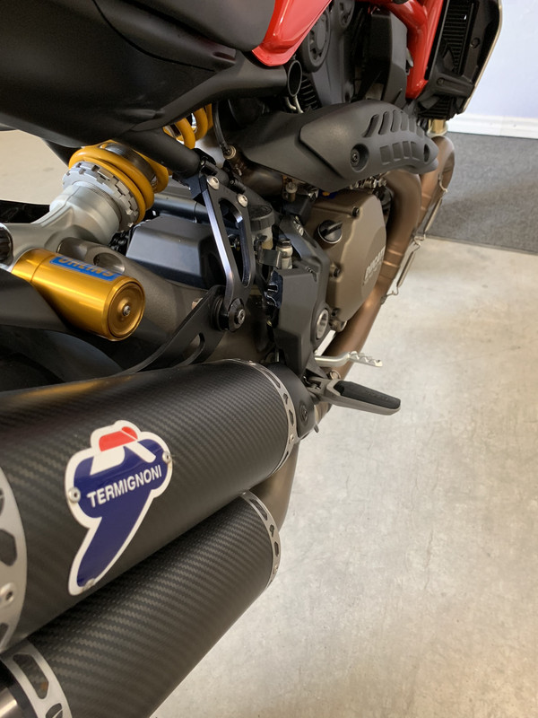 BF8EDEE1-0257-43C9-BB36-918BE9DE30BA