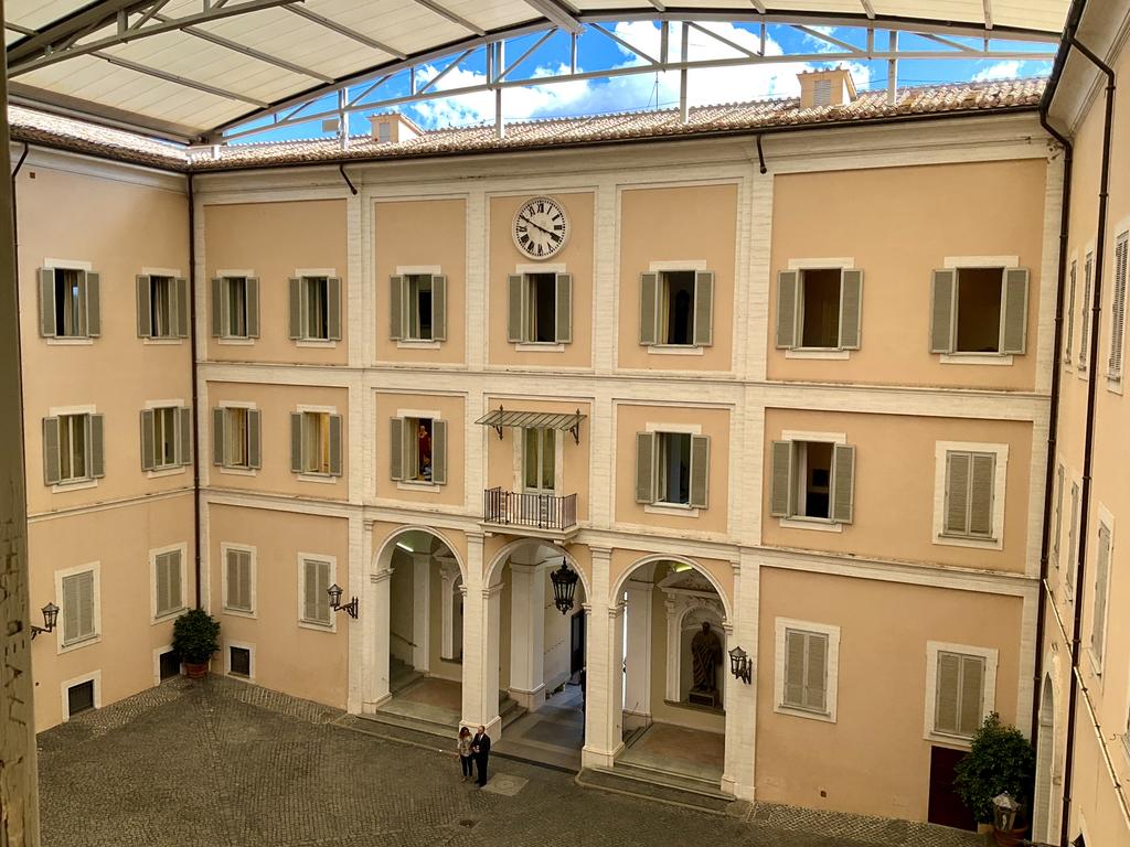 Жаркий сентябрь на побережье Тирренского моря.