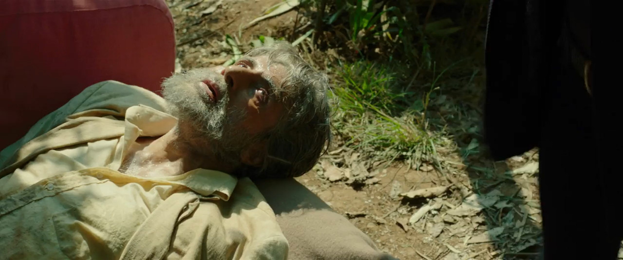 Shamitabh 2015 WebRip [Hindi + Tamil] 480p 720p ESub Screenshot