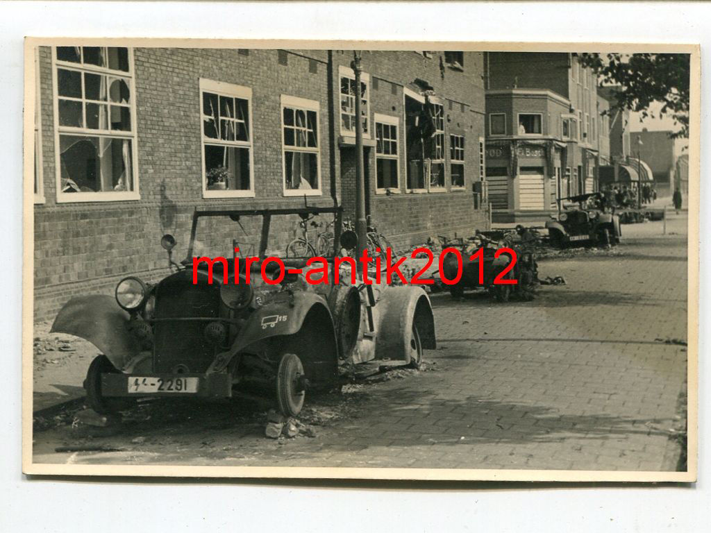 Foto, Wehrmacht, Blick auf zerstörte PKW, Roosen