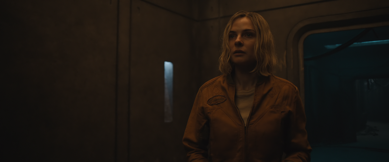 Silo.S02E03.Solo.2160p.10bit.ATVP.WEB-DL.DDP5.1.HEVC-Vyndros.mkv_snapshot_22.42_[2025.01.28_04.52.52