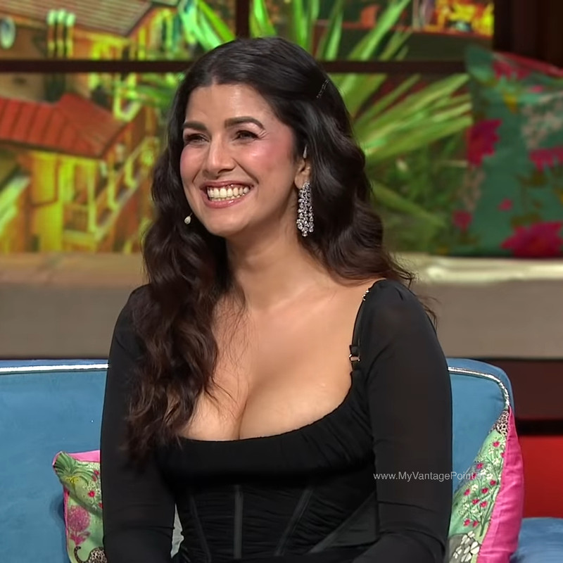 smile-of-nimrat-kaur-in-the-kapil-sharma-show-promoting-dasvi-2022