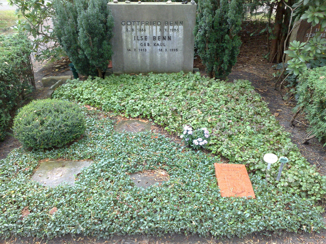Gottfried-Benn-grave