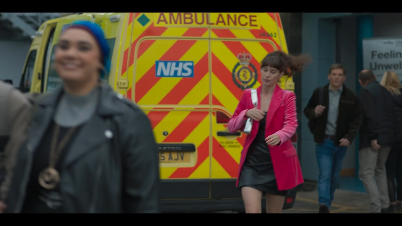 2023-04-08_21_35_BBC1_Casualty_37x26_Welcome-to-the-Warzone.mp4_snapshot_00.52.31.140
