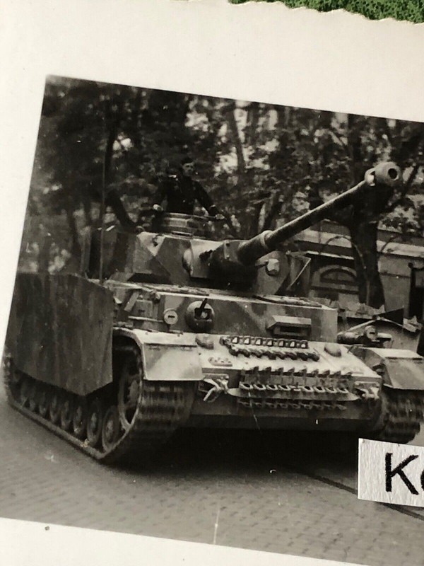 Altes Foto-Panzer-Tank-Seitenschürzen-Camo-Tarn