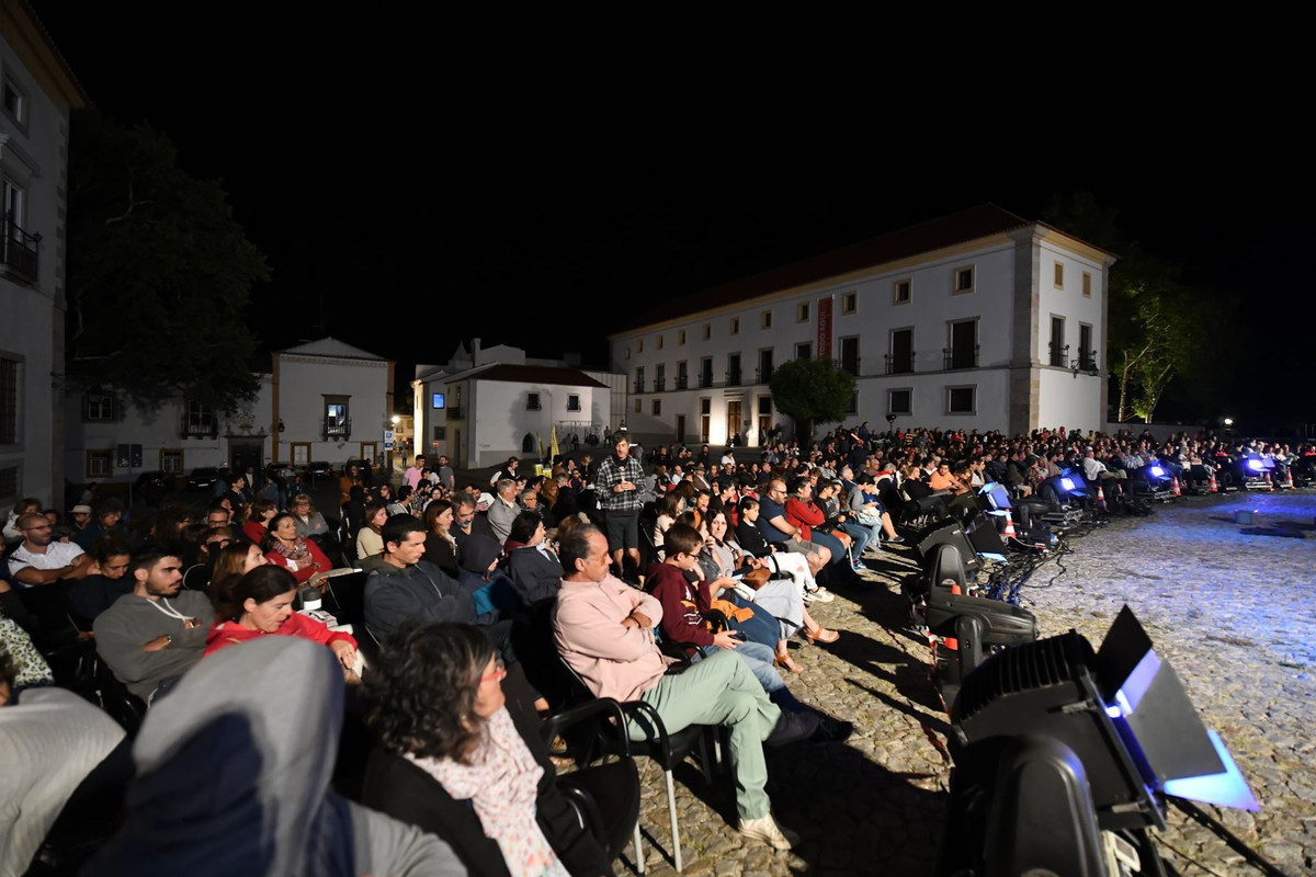 ÉVORA: “O PEQUENO GRANDE POLEGAR” VISITOU O ARTES À RUA