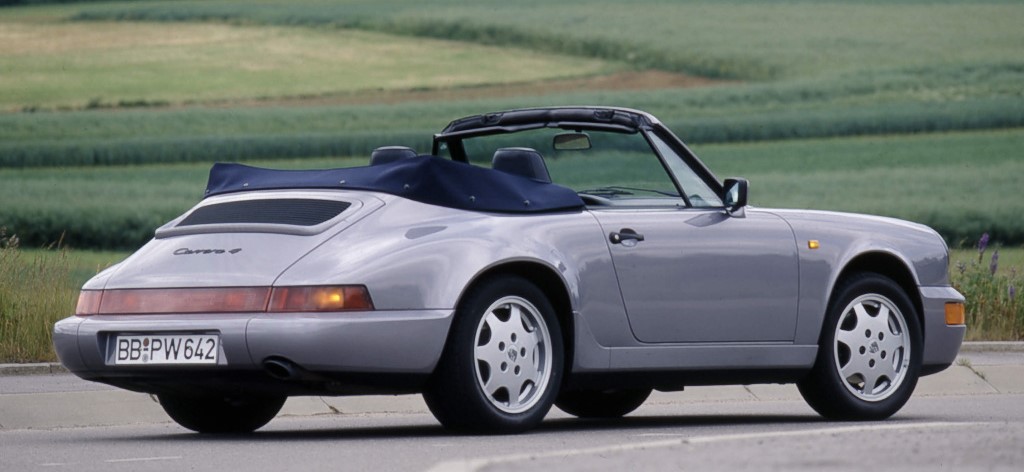 Porsche-911 Carrera 4 Cabriolet (964)