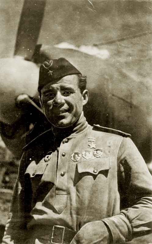 Aircrew-Soviet-40GvIAP-Hero-of-the-Soviet-Union-Nikolai-Trofimovich-Kitaev-North-Caucasian-front-194