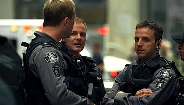 FLASHPOINT 1x01 Codice Scorpio (HAGGiS - DVDMux by M).avi_snapshot_27.59.640