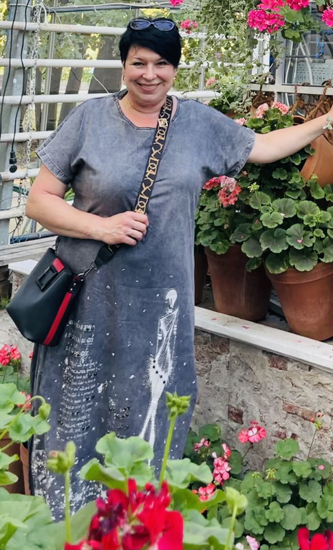 B04944AA-BD40-4D8A-8B92-0A9508D9C0F5