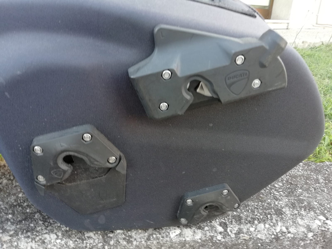 D2047983-3CDB-4FD5-BD91-42573A6D03C7