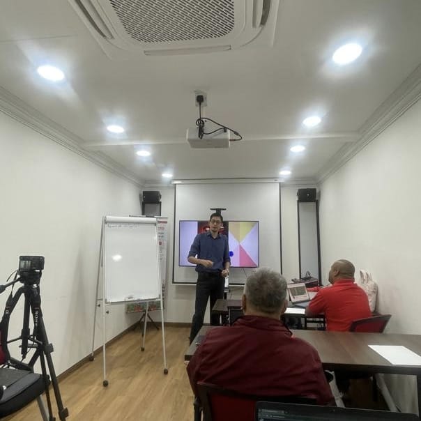 Sesi latihan UniSync Digital — one-to-one