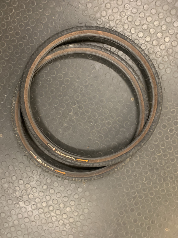 EAF27524-7139-4713-B741-97FEC8E1A41E