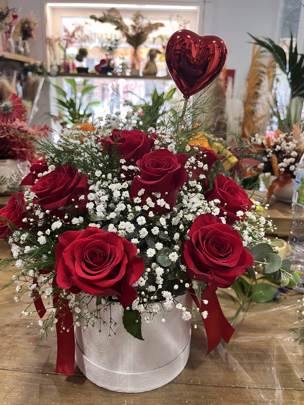 Box Con 12 Rosas Rojas Romántico