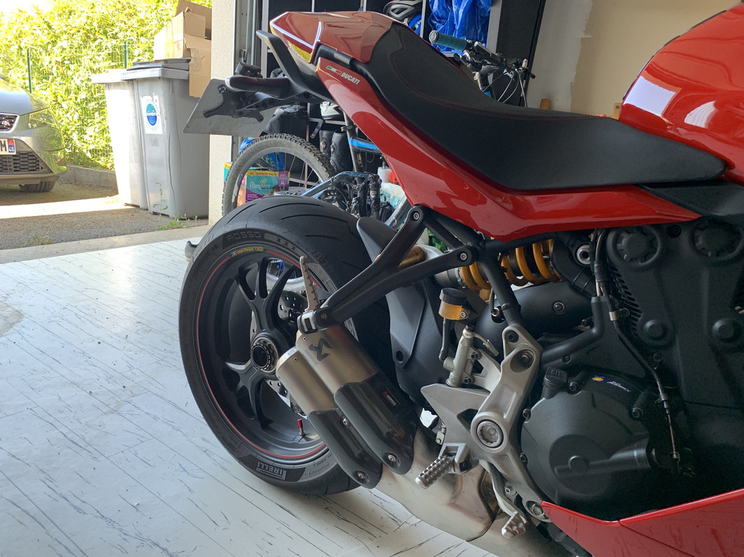 147BFCED-0468-4F33-A4D7-19D9DEA7C667