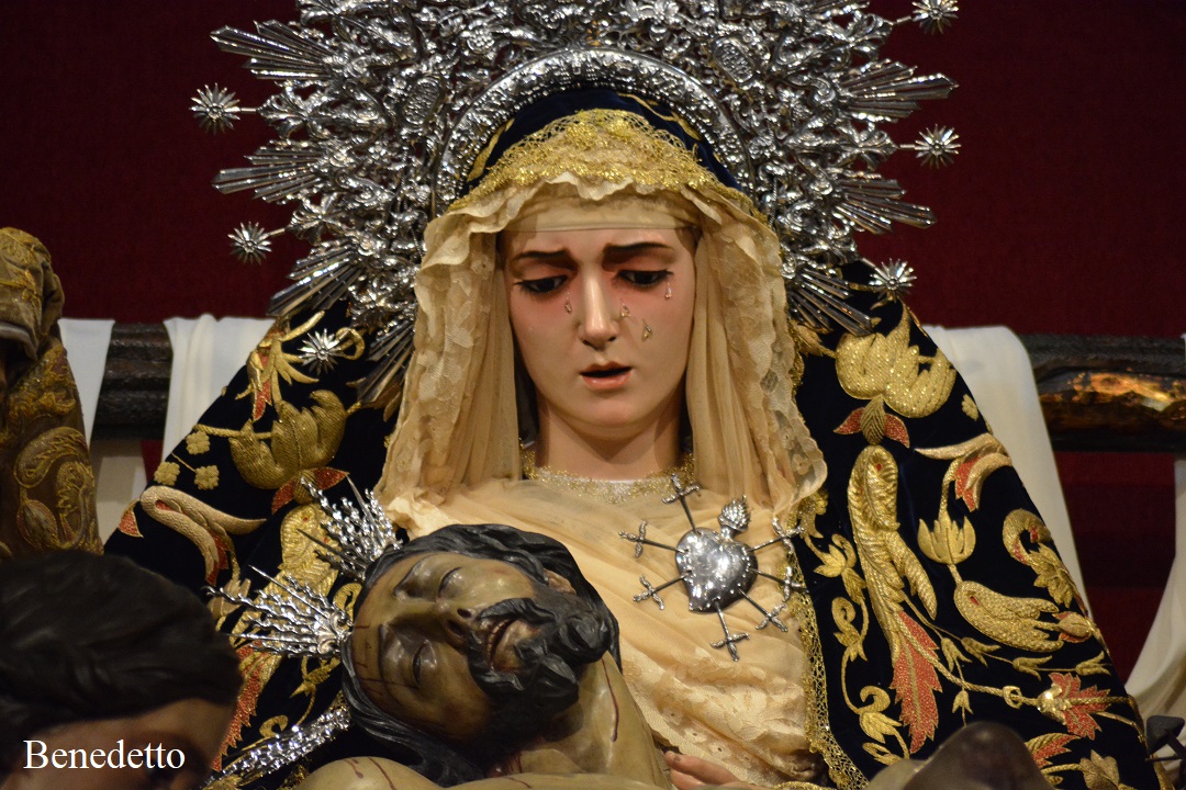 Historia de los Via Crucis de Sevilla Jes-s-Descendido-de-la-Cruz