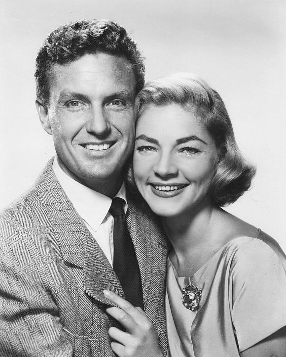 Lauren_Bacall_b82