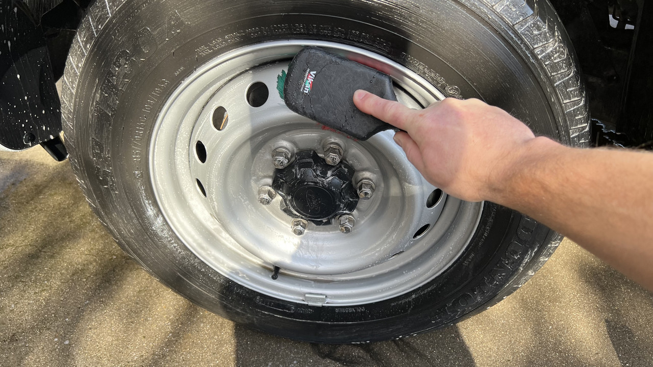 Short Handle Tire Wheel Brush