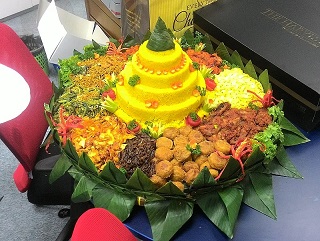 Dish of the Day - II - Page 7 Tumpeng-3