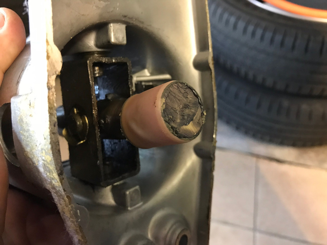 FF7617CF-FE7F-4A3D-9206-A13824B25BAA