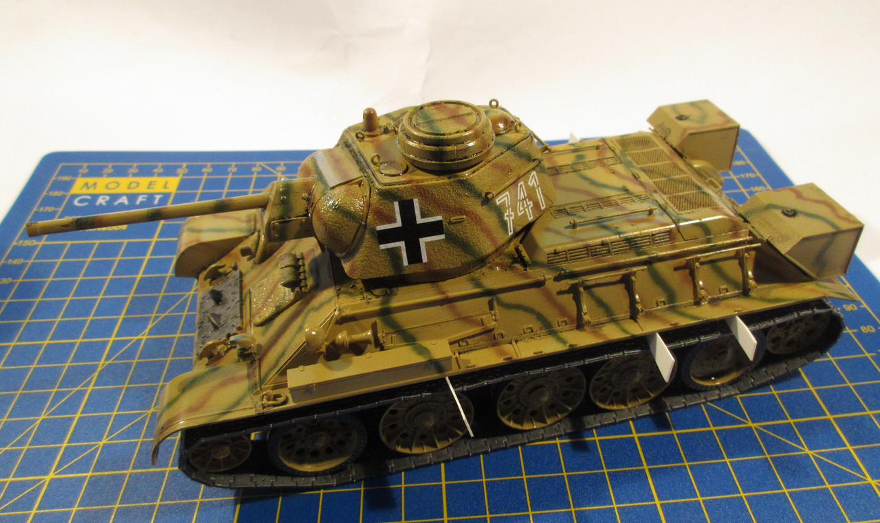 Pz.Kpfw 747 (r)-3 002