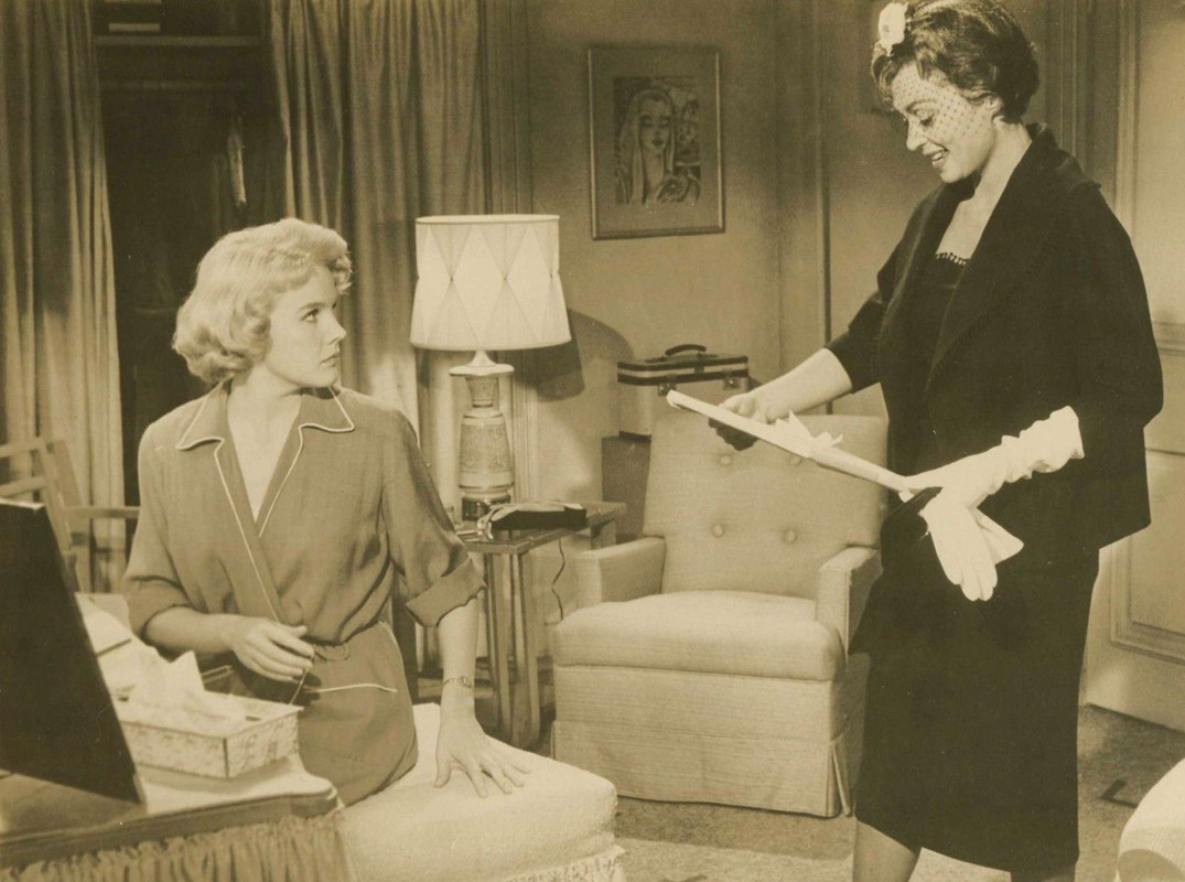 carroll_baker_b65